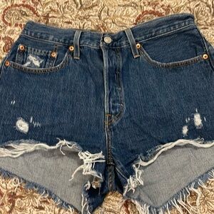 Levi’s 501 shorts size 28